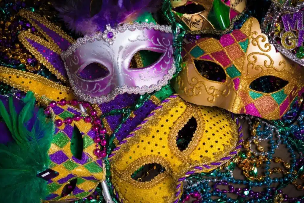 Confira as coisas de Carnaval mais importadas e a importância da festividade para a economia do país